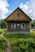 Здание 39,5 кв.м с земельным участком 657 кв.м по адресу: Ярославская область, Брейтовский р-н, д. Остряковка, д. 17